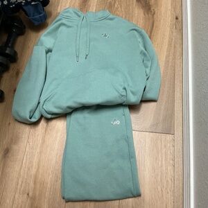 ALO Yoga Accolade Hoodie and Straight Leg Sweatpants in Botanical Green (set)